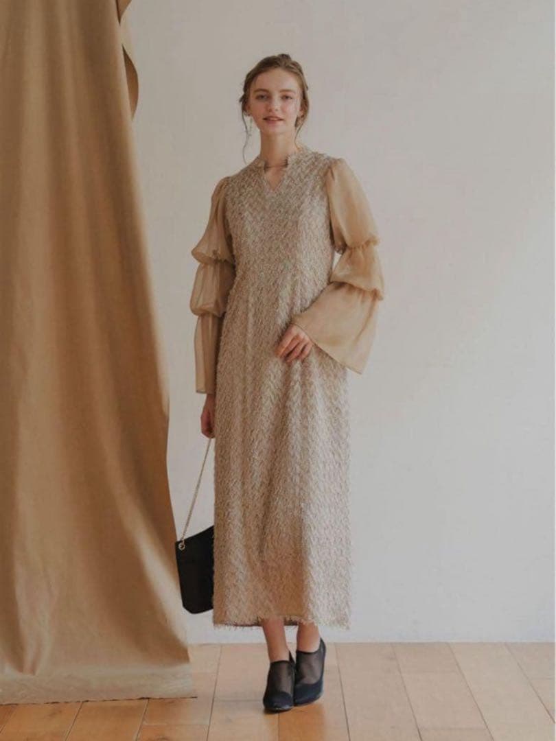 DollyDoll ドリードール デザインスリーブシャギードレス　ベージュ