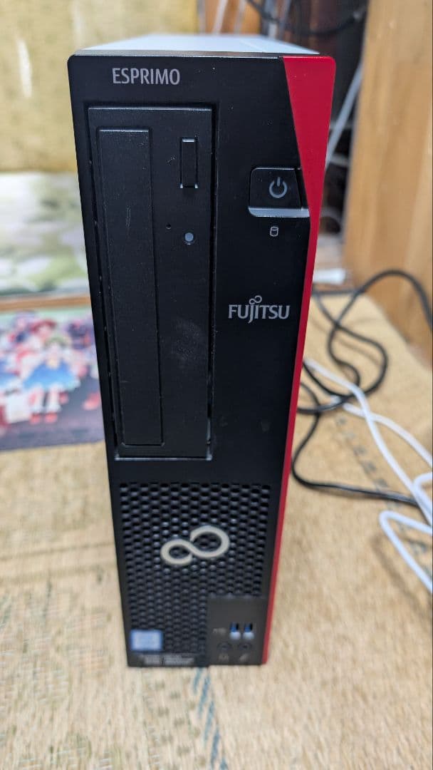 Fujitsu ESPRIMO D587/SX デスクトップPC