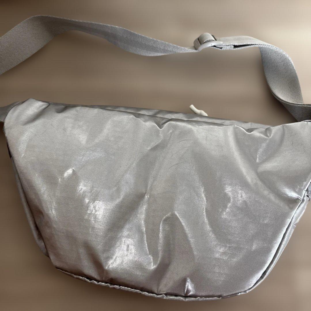 【完売品】Ameri✖️LE SPORTSAC シルバー ボディバッグ