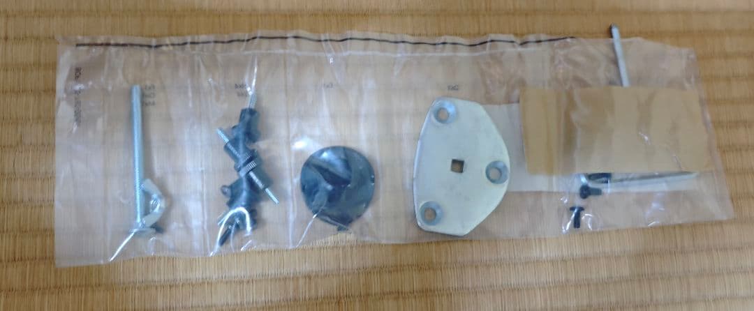 Amazonベーシック　モニターアーム　シングル