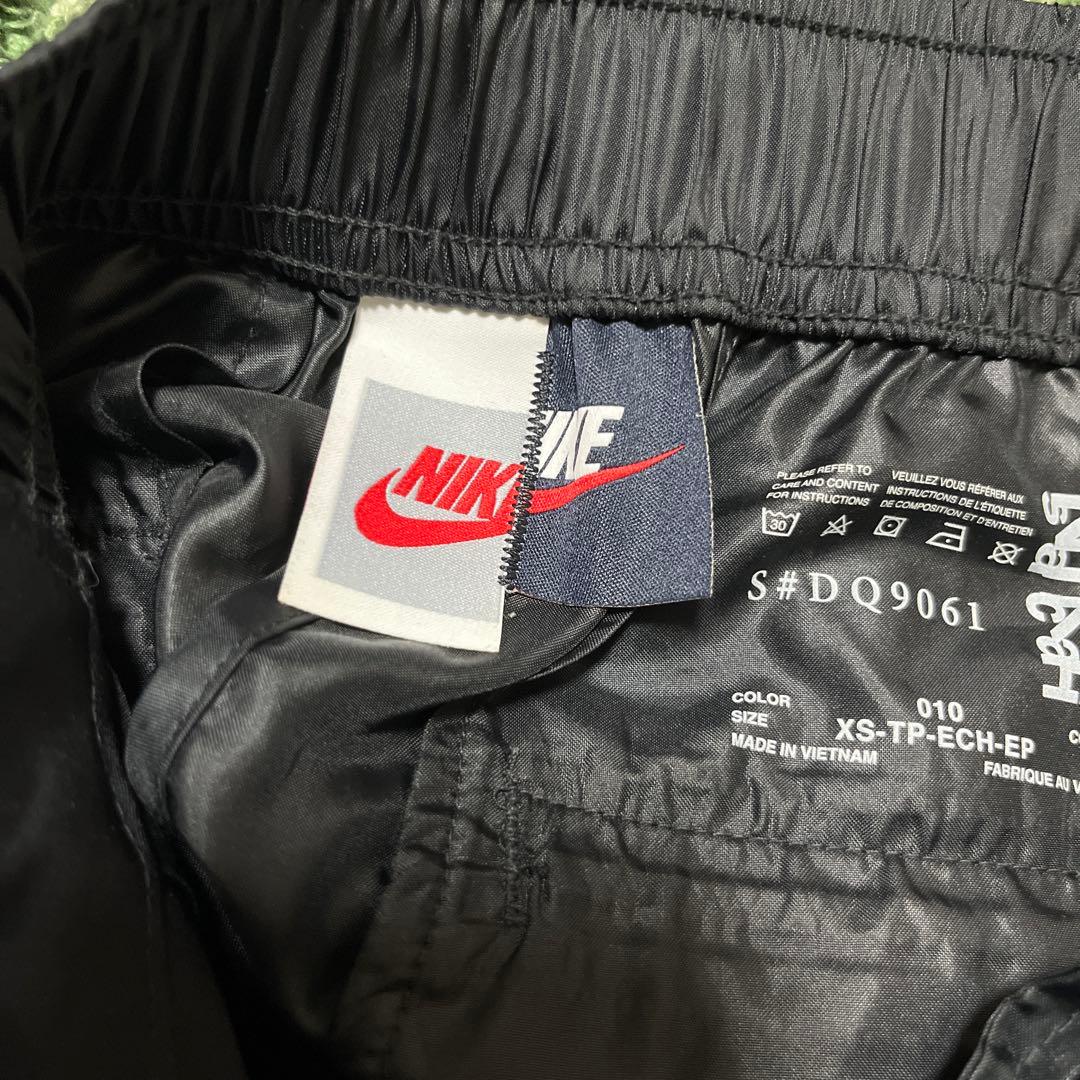 ✨レア✨sacai × NIKE ブラックカーゴ　ナイロンパンツ　レディース
