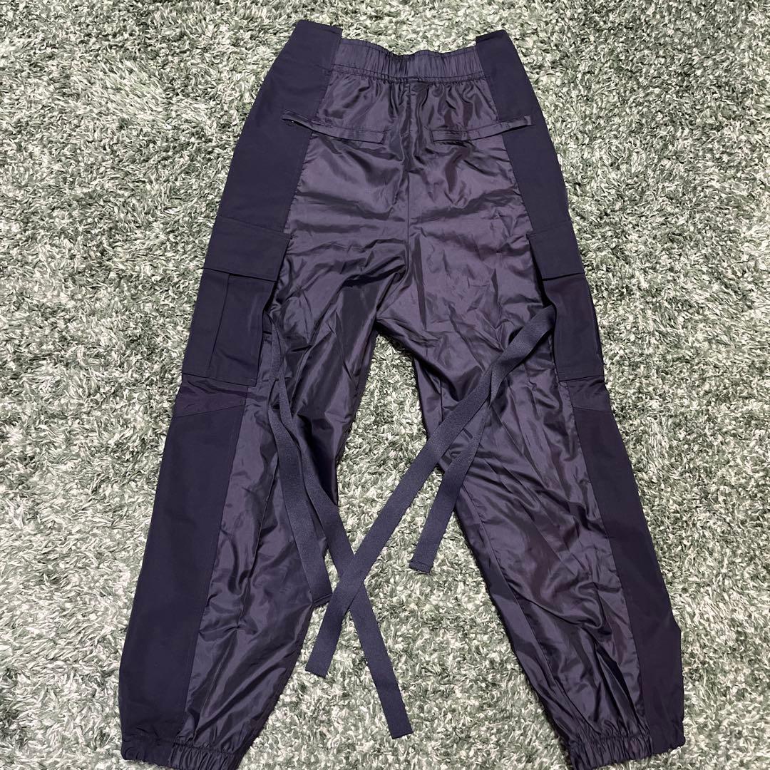 ✨レア✨sacai × NIKE ブラックカーゴ　ナイロンパンツ　レディース