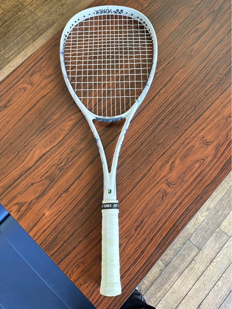 わ*い様 ヨネックスボルトレイジ5v ラケット