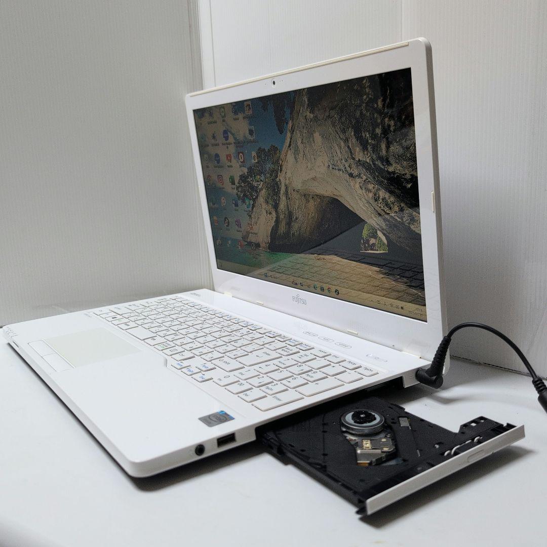 余裕のメモリ16GBたっぷりSSD256GBカメラ付き　カミュズ