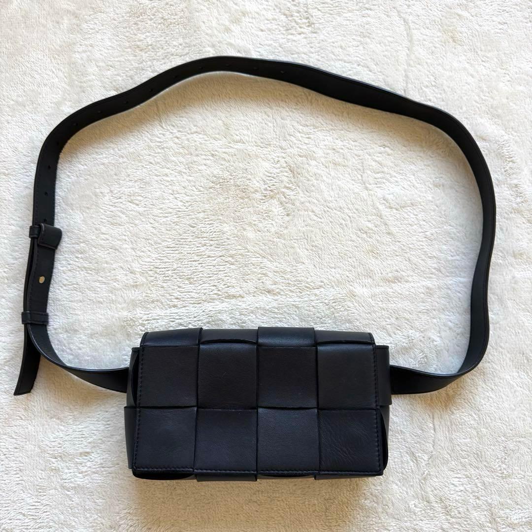 美品☆ ボッテガヴェネタ　カセット　ボディバッグ　ベルトバッグ　イントレチャート