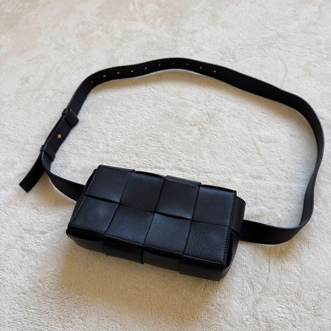 美品☆ ボッテガヴェネタ　カセット　ボディバッグ　ベルトバッグ　イントレチャート