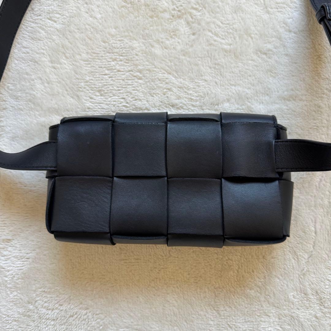 美品☆ ボッテガヴェネタ　カセット　ボディバッグ　ベルトバッグ　イントレチャート