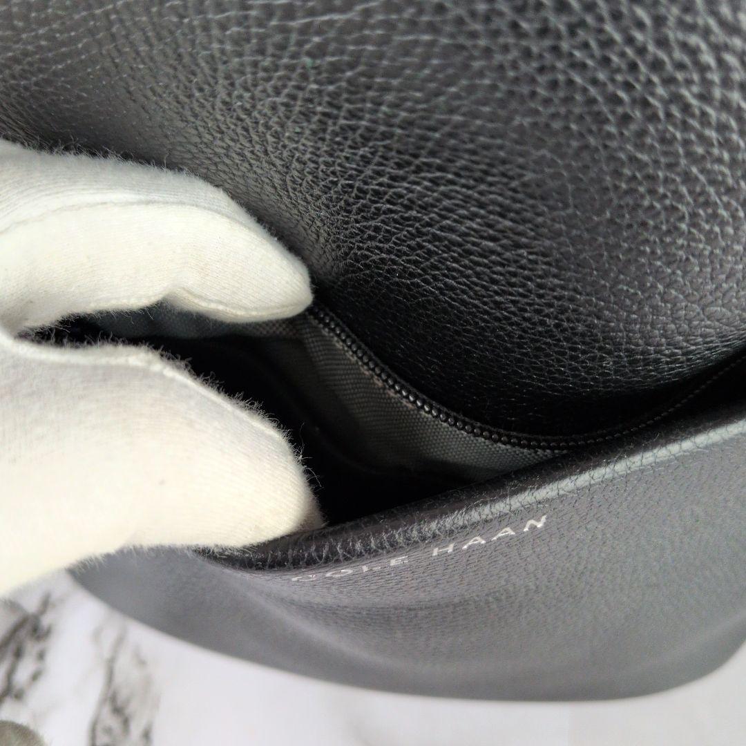 【極美品】コールハーン☆現行　A4　シボ革　2室　収納ポケット多　ビジネス