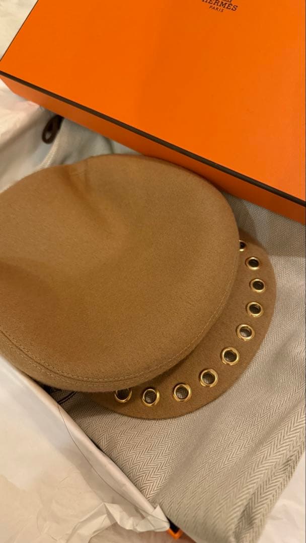 HERMES アイレットキャスケット 57