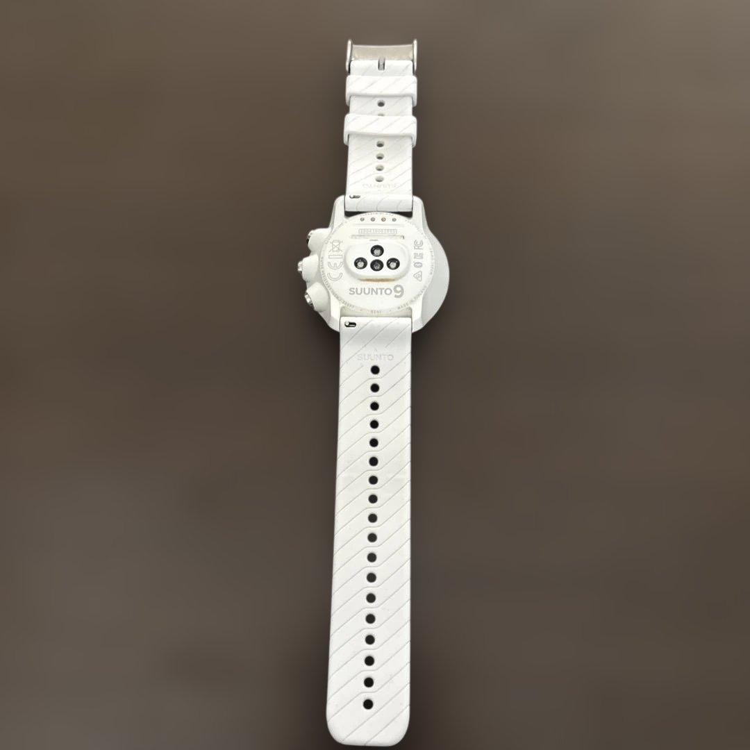 SUUNTO 9 ホワイト腕時計 GPS機能搭載