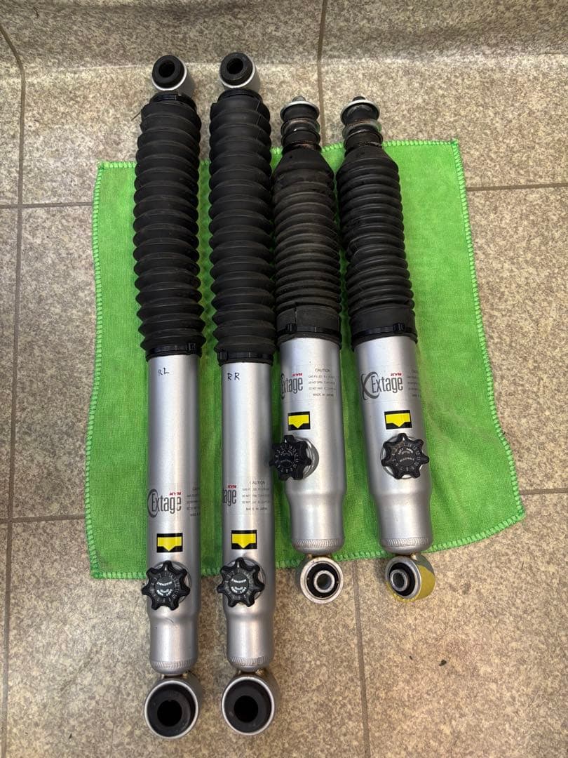ハイエースKYB ショックアブソーバー Extage