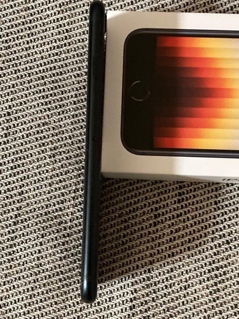 美品 64GB Apple iPhone SE 第三世代 純正バッテリー100%