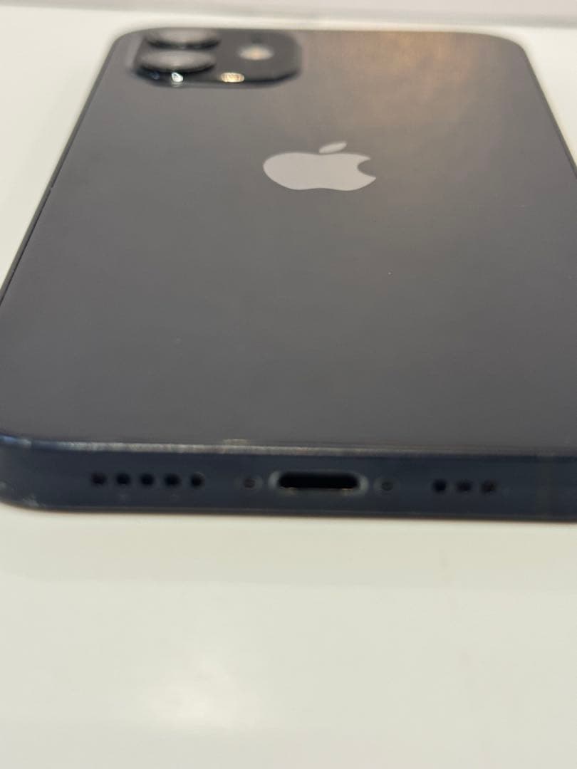 iPhone 12 ブラック 64 GB バッテリー80%