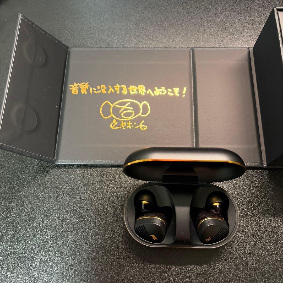 PNK ワイヤレスイヤホン ブラック 充電ケース付き