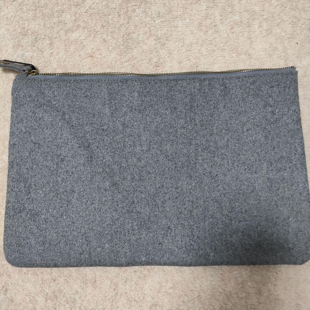 コンランショップ　グレー ストライプ クラッチバッグ約34cm