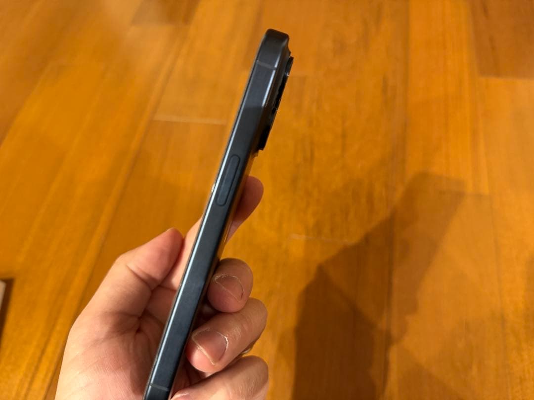 Apple iPhone15 Pro 本体