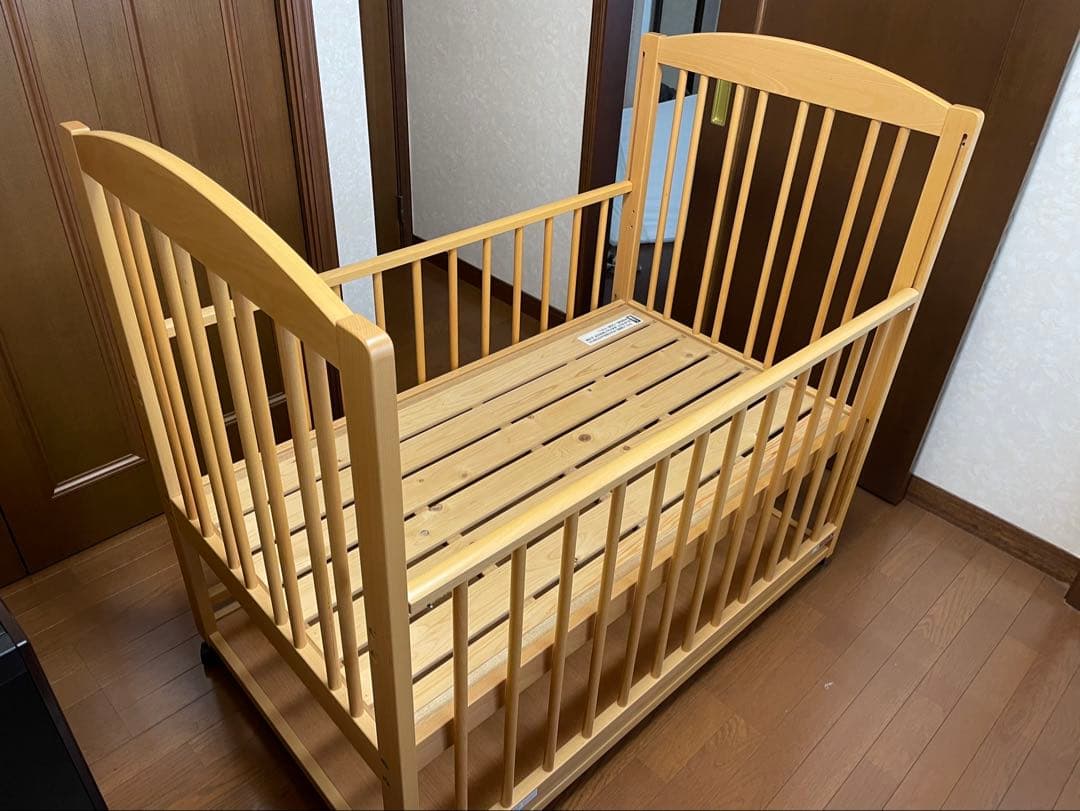 サワベビーC型ステラ　日本製ベビーベッド（サンデシカ　日本製敷布団付き）