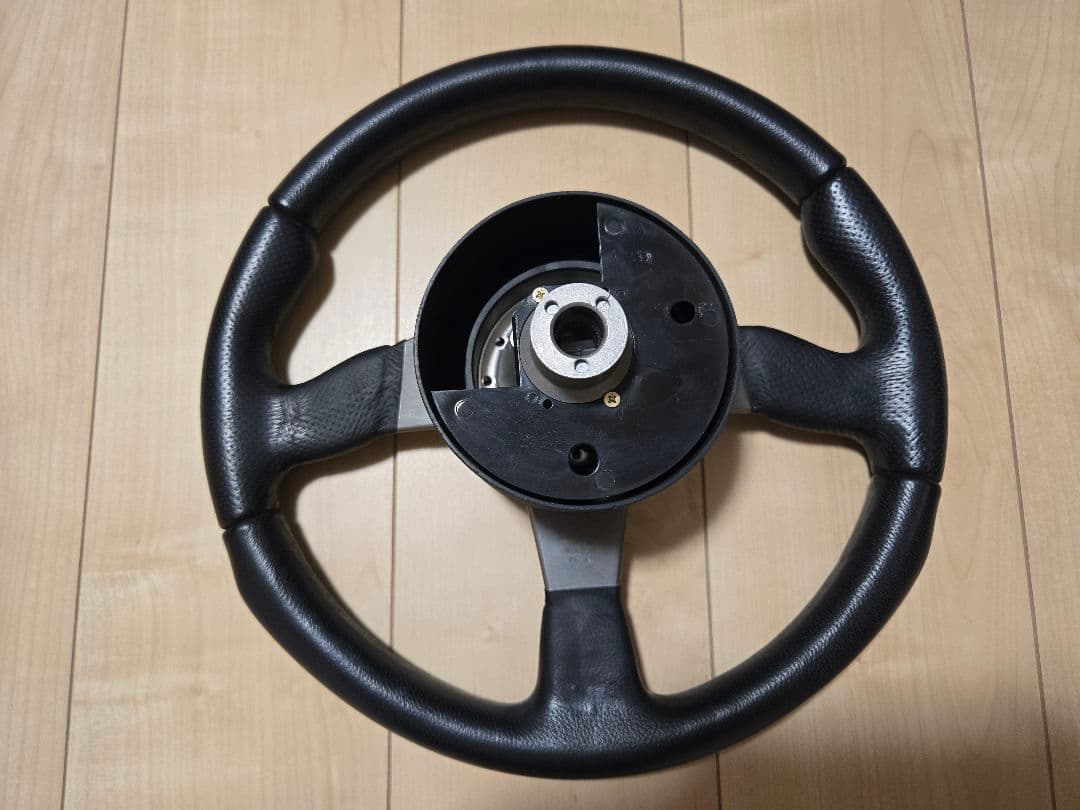 カ*ズ様 MOMO RACE ステアリング 350mm