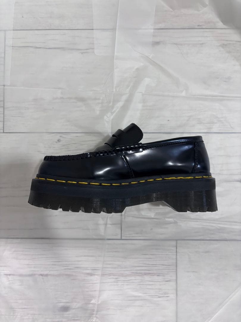 Dr. Martens 厚底ローファー