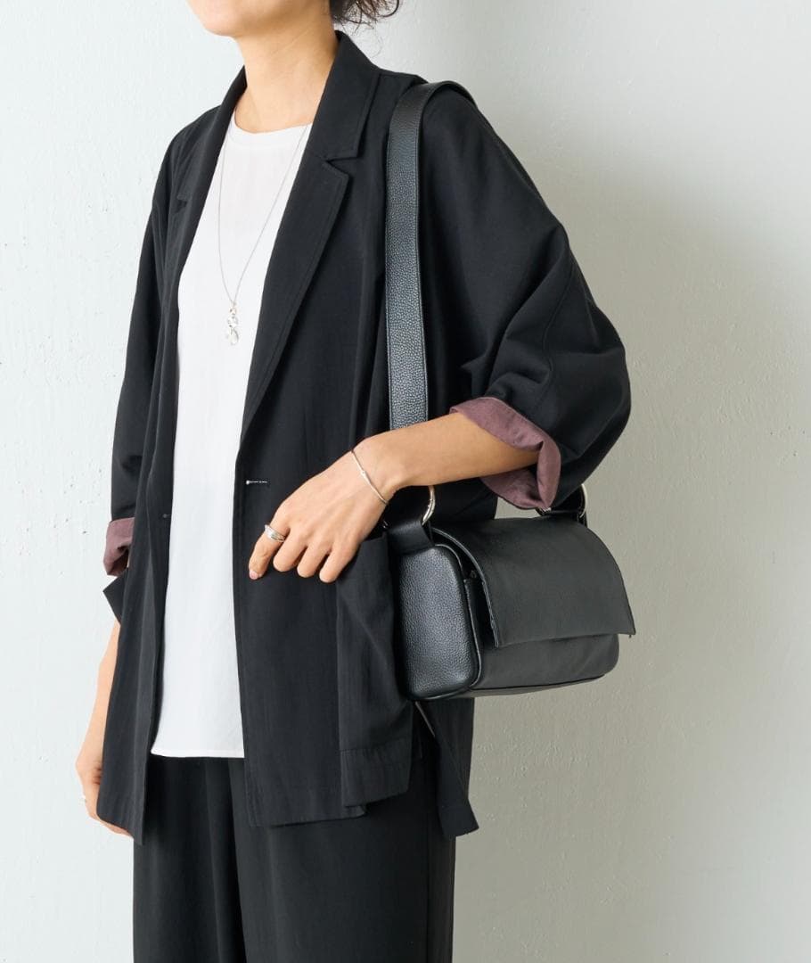 【新品タグ付】ビアズリー レザー ボディバッグ ブラック