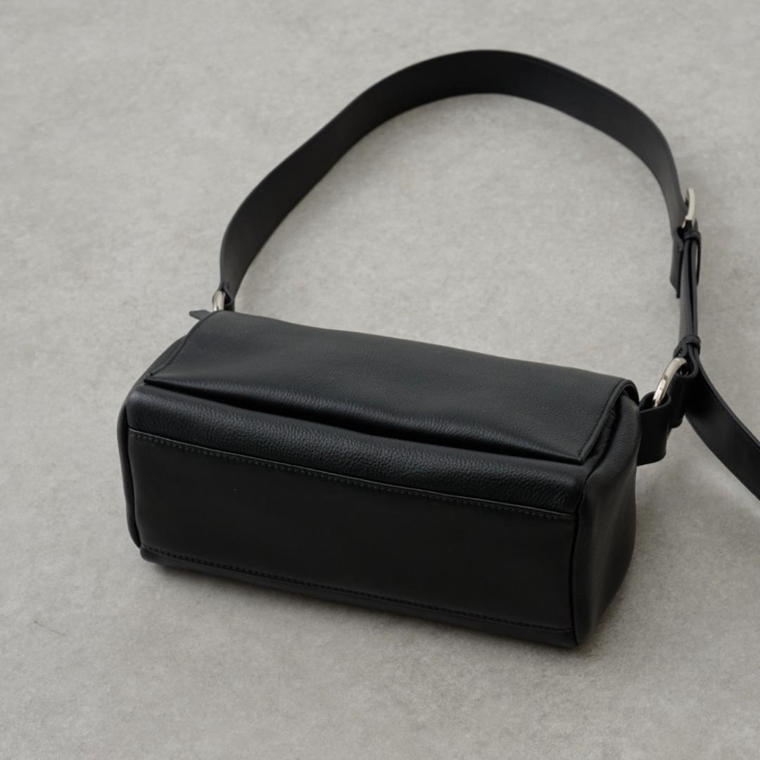 【新品タグ付】ビアズリー レザー ボディバッグ ブラック