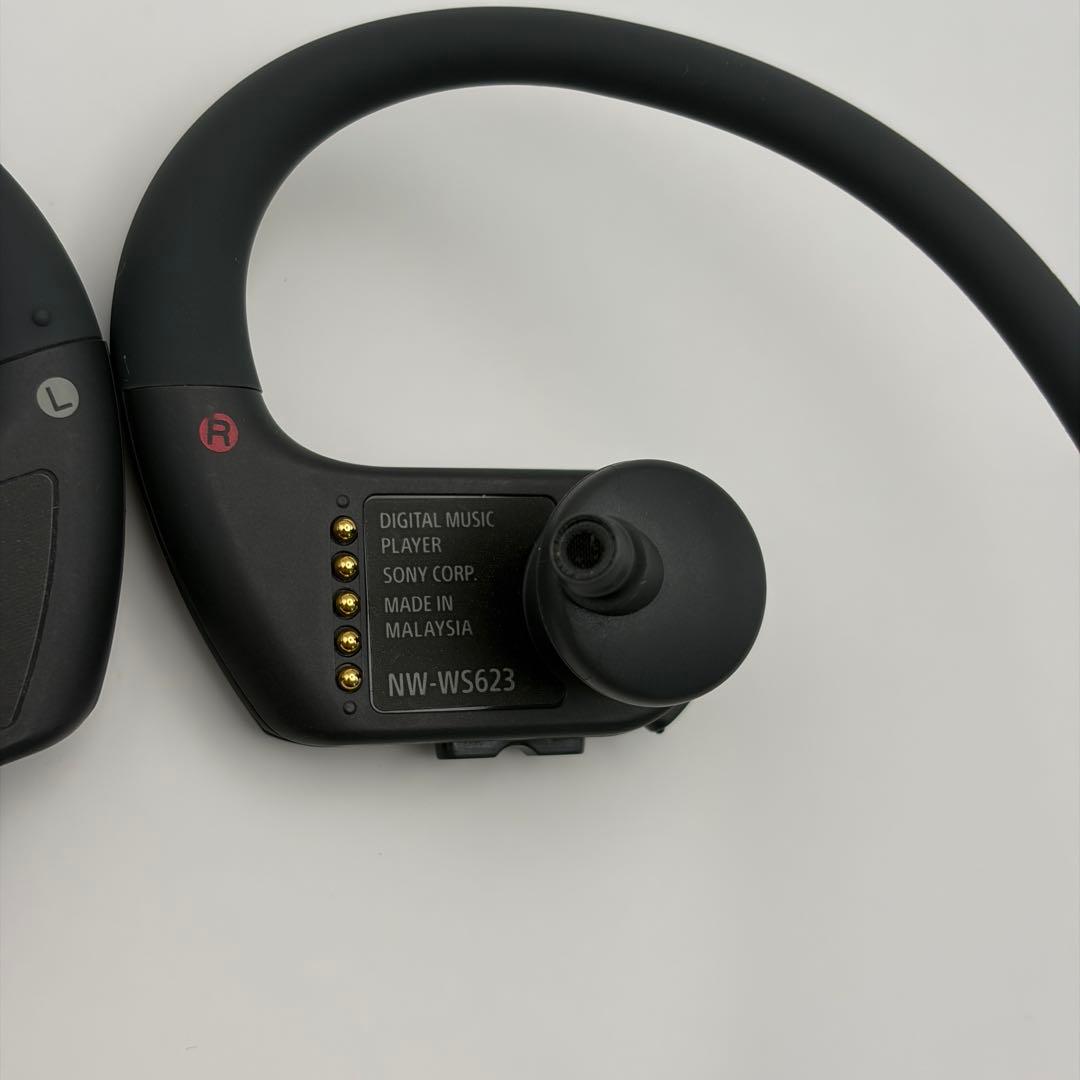 美品　ソニー　イヤホン一体型ウォークマン　NW-WS623