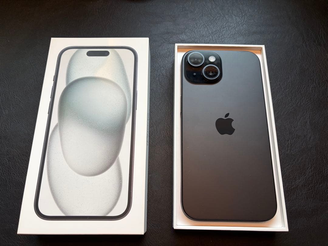 iPhone 15 ブラック128GB