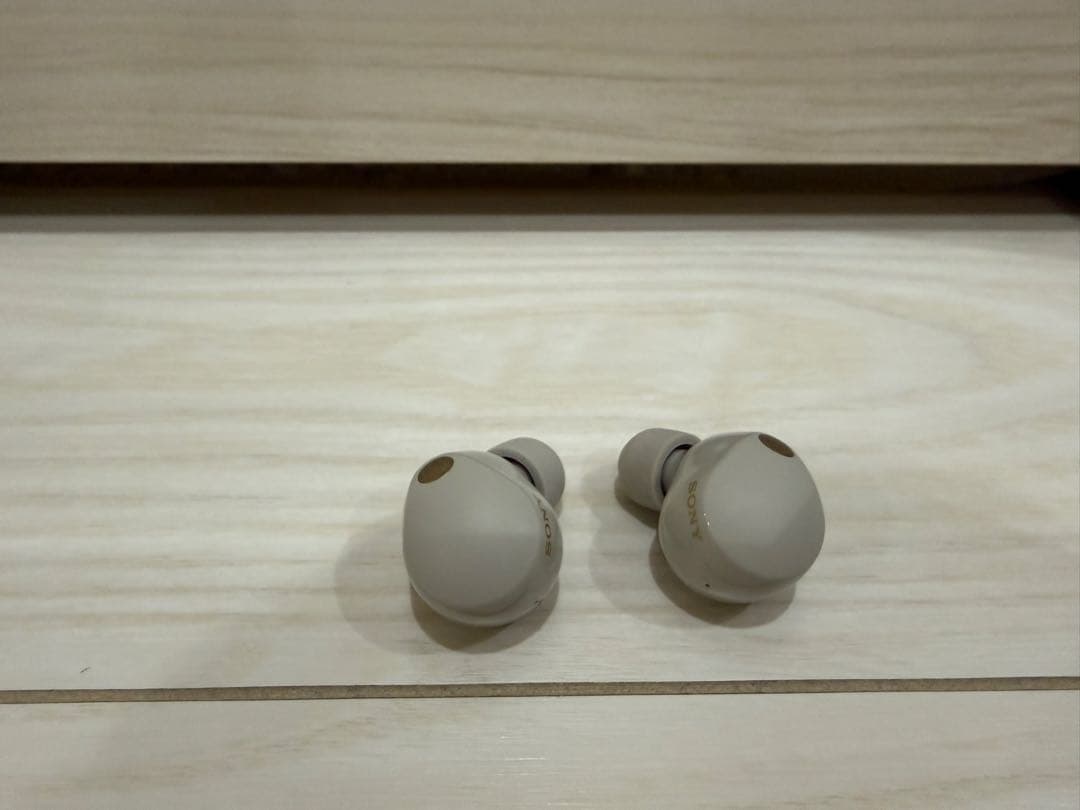 WF-1000XM5 プラチナムシルバー 美品