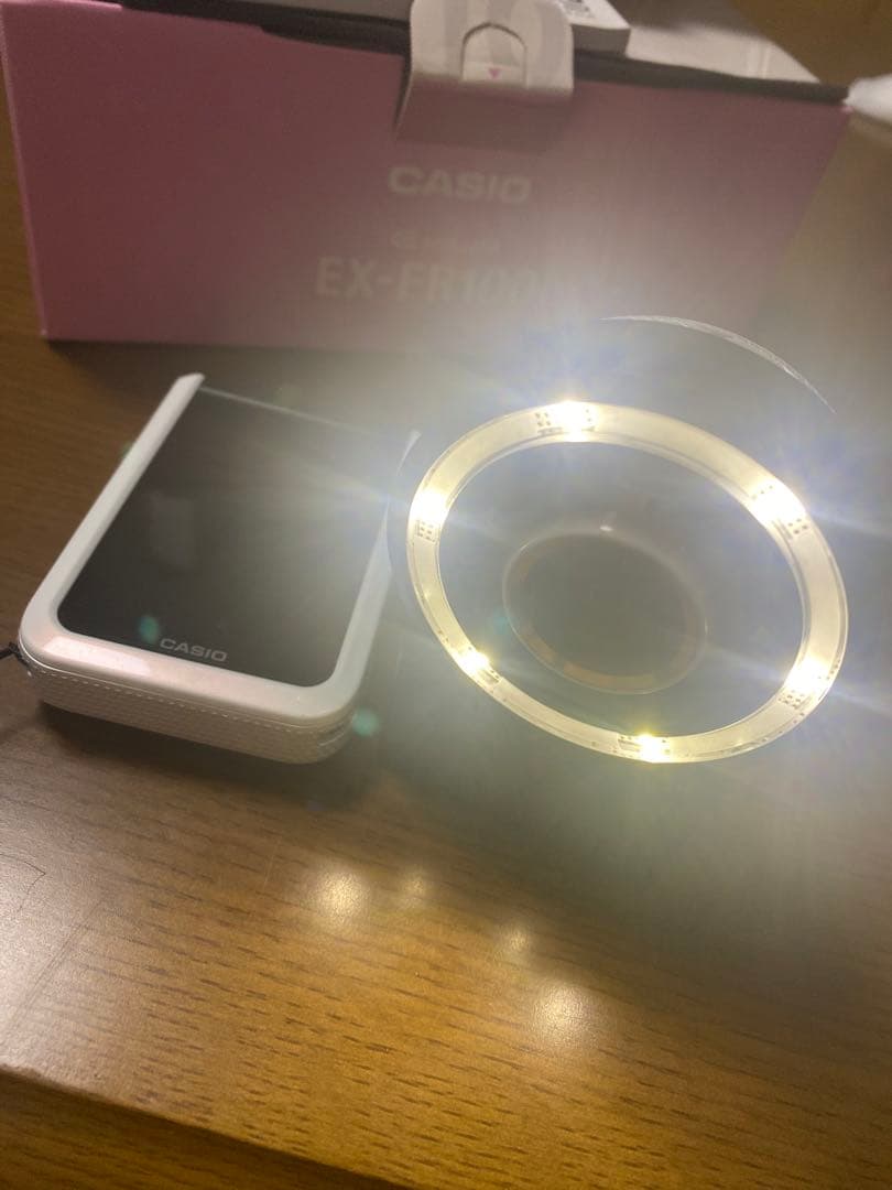 CASIO EX-FR100L デジタルカメラ ホワイト LEDリングライト付き