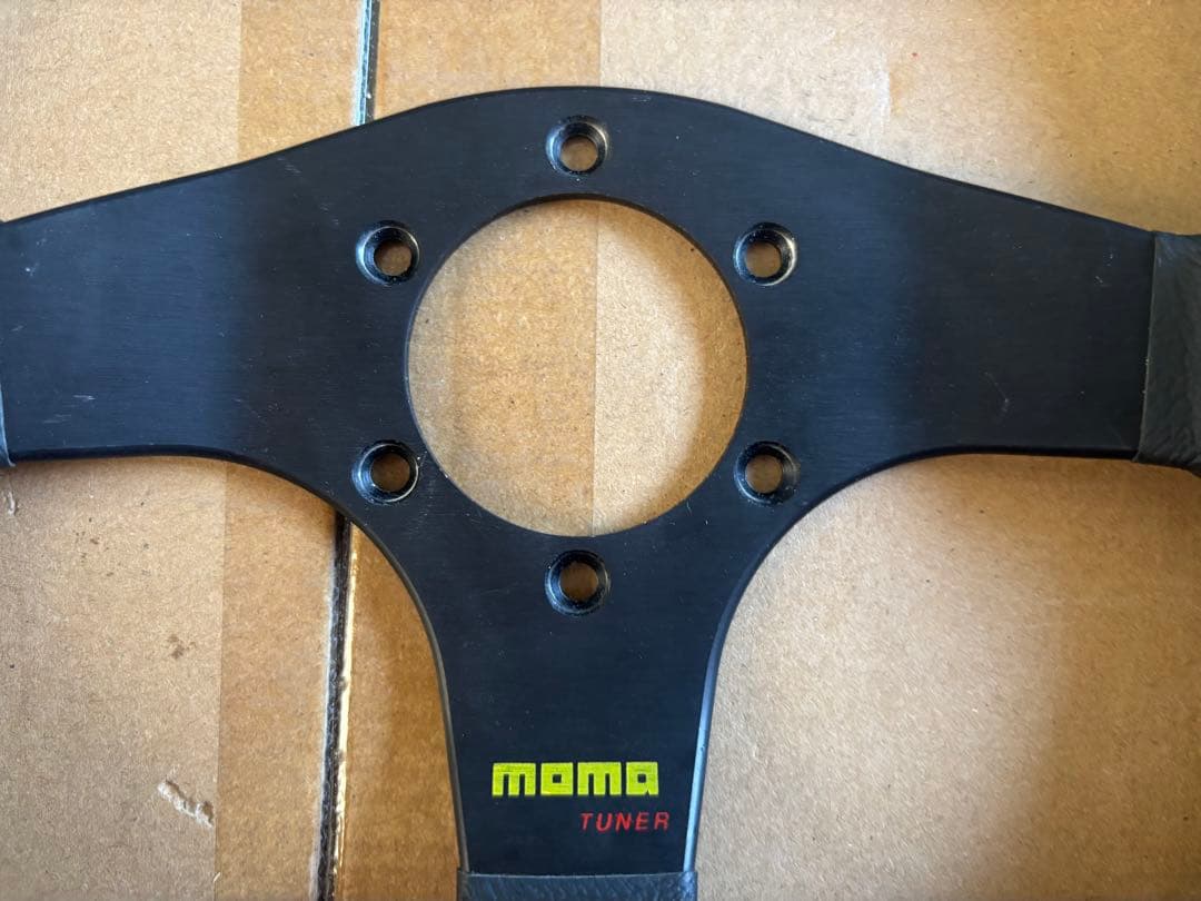 MOMO TUNER ステアリング　32π