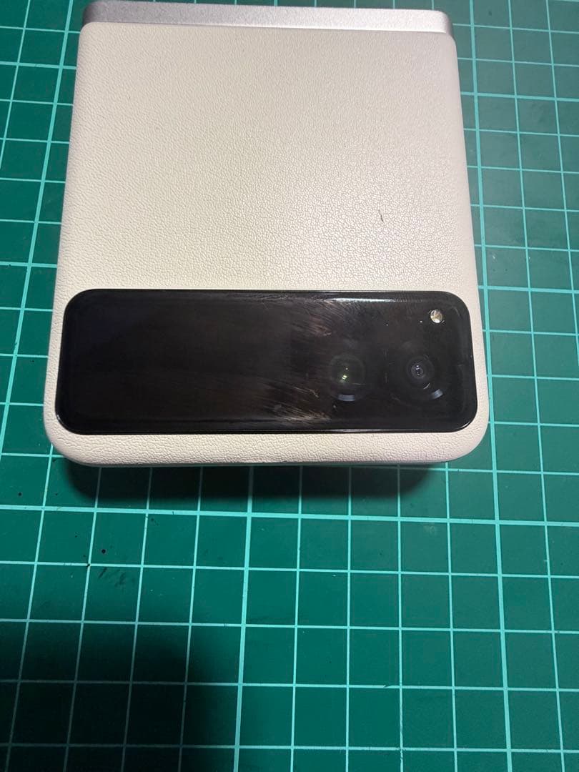 Motorola　Razer40　使用感あり　256GB バニラクリーム