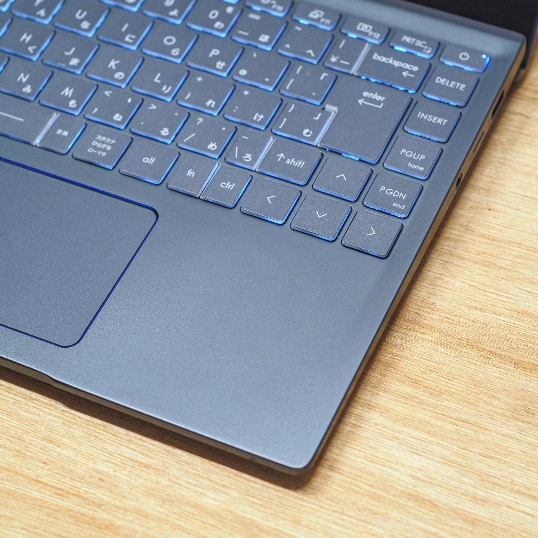 MSI Prestige 14、4K、32 GB メモリ、GTX 1650Ti