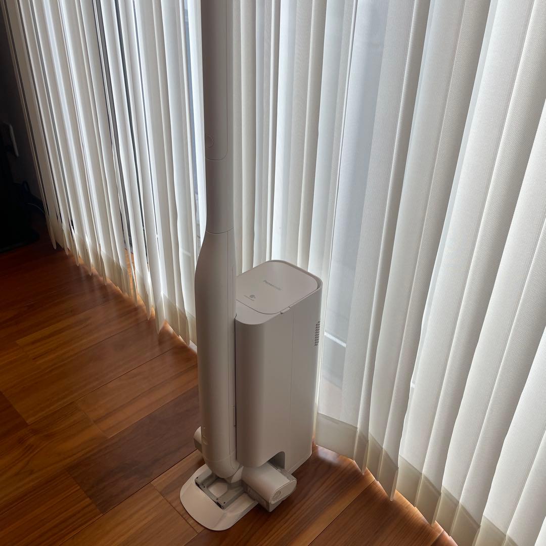 MC-NS10K-W Panasonic 2023年製　コードレス掃除機　自動