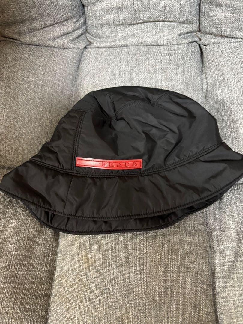 PRADA ブラック バケットハット[最終お値下げ]