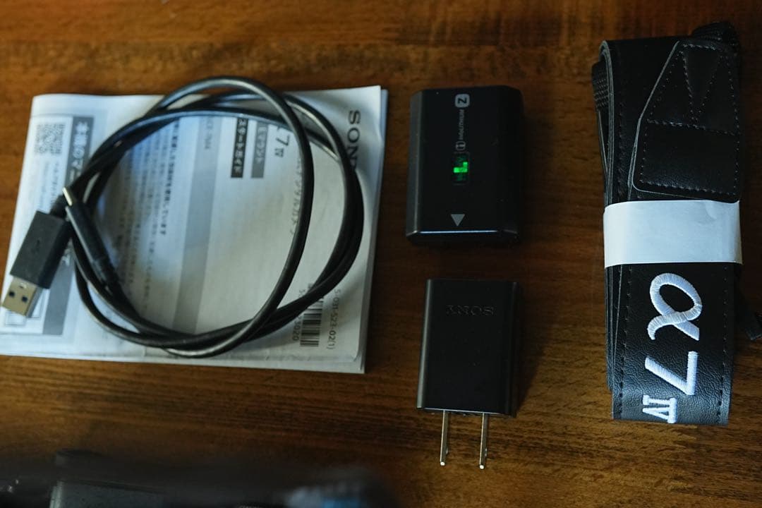 SONY α74 ミラーレスカメラ 本体と付属品