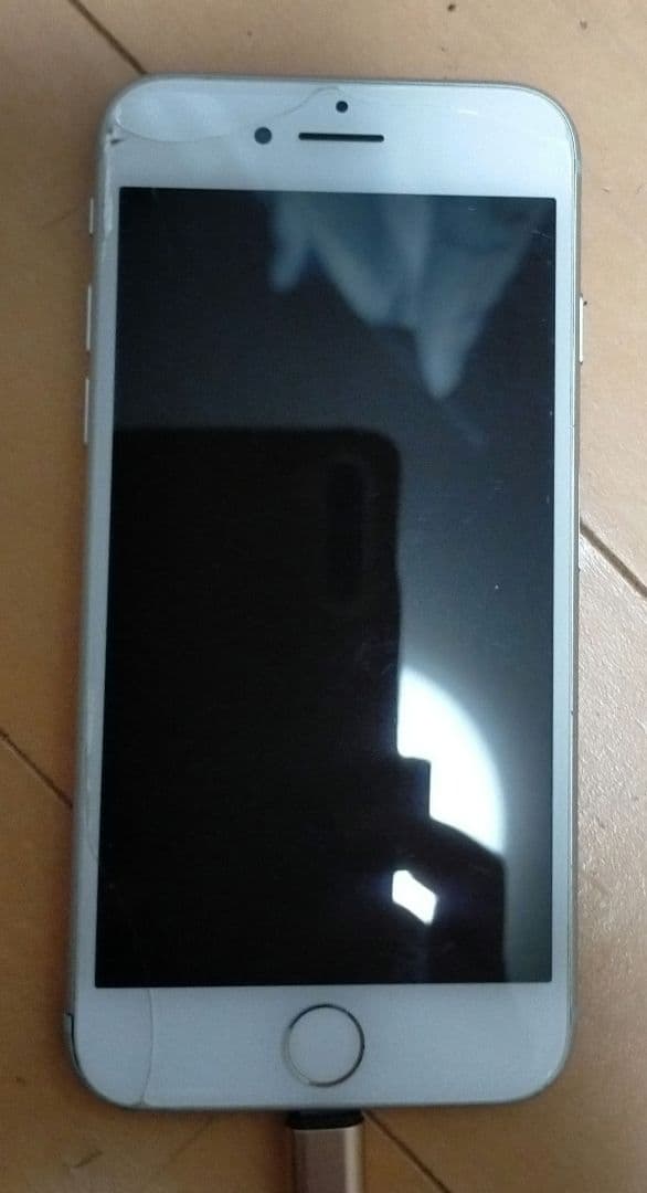 iPhone 8 64GB シルバー SIMフリー