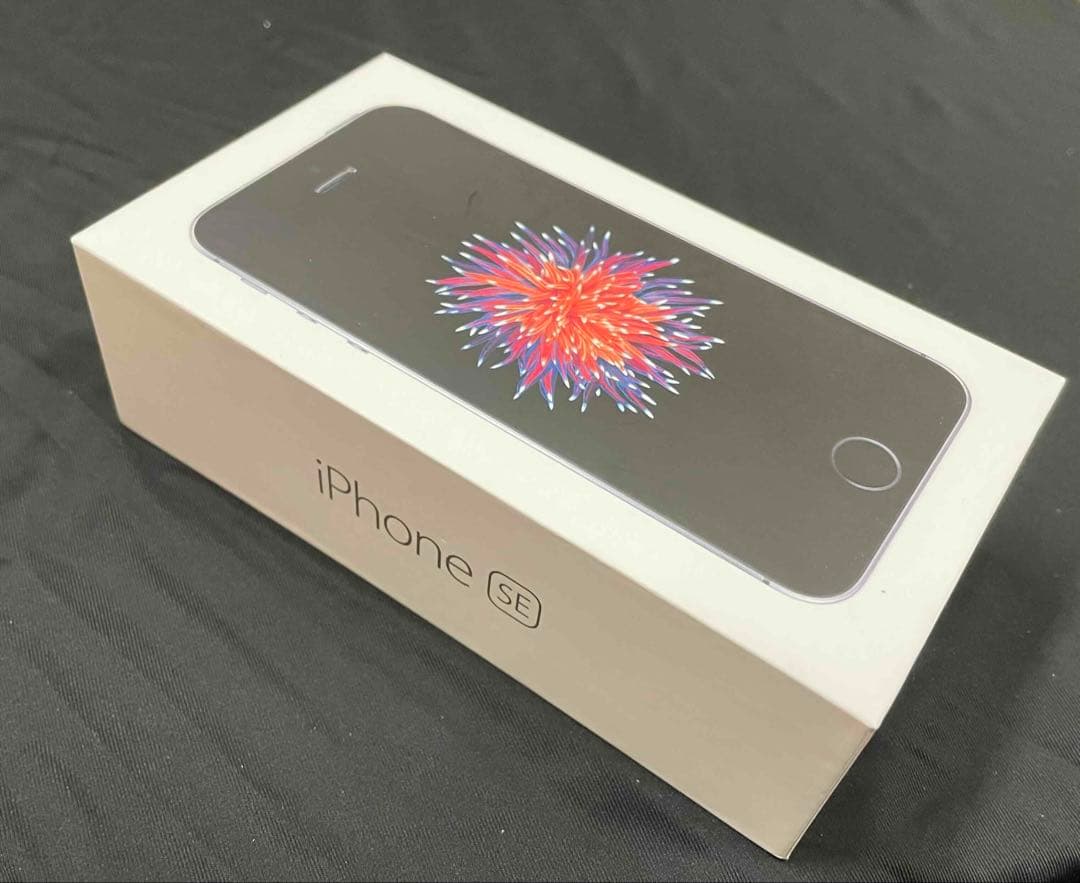 iPhoneSE(第1世代)64GBスペースグレイ　SIMフリー　本体＋箱
