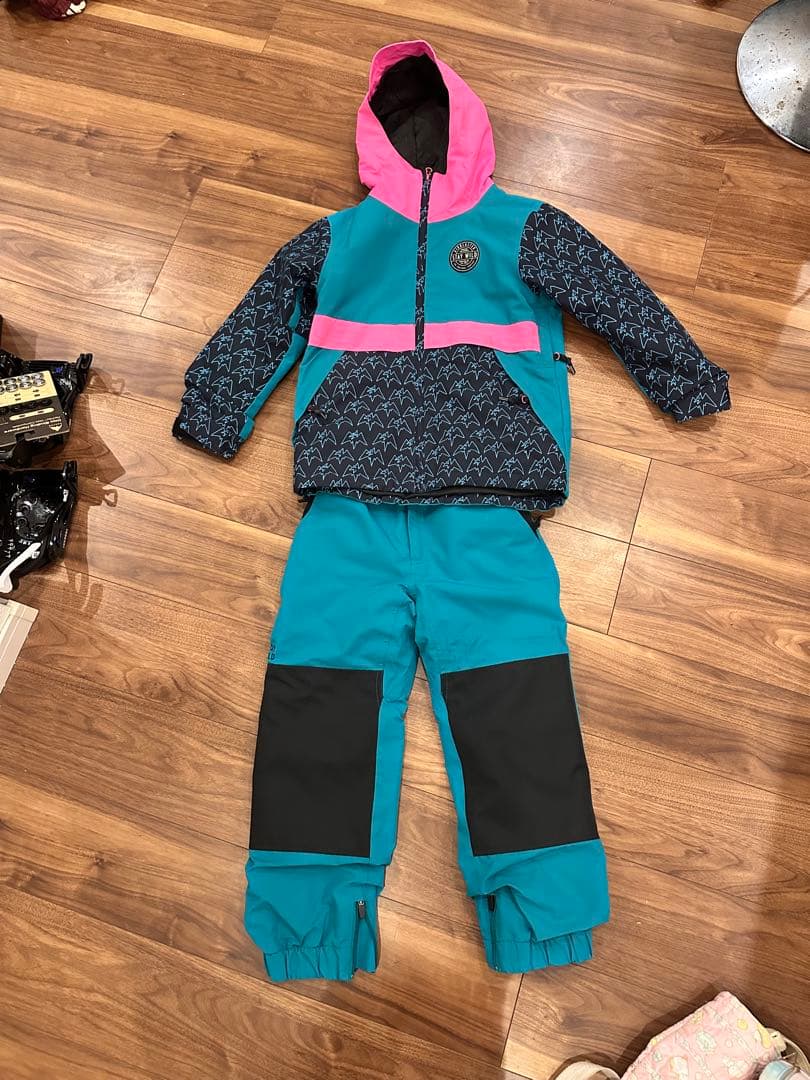 airblaster キッズ　上下　23-24モデル　Mサイズ　キレイ