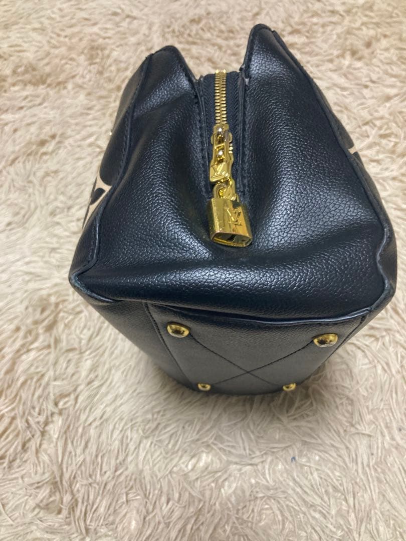 Louis Vuitton ブラック モノグラム ショルダーバッグ