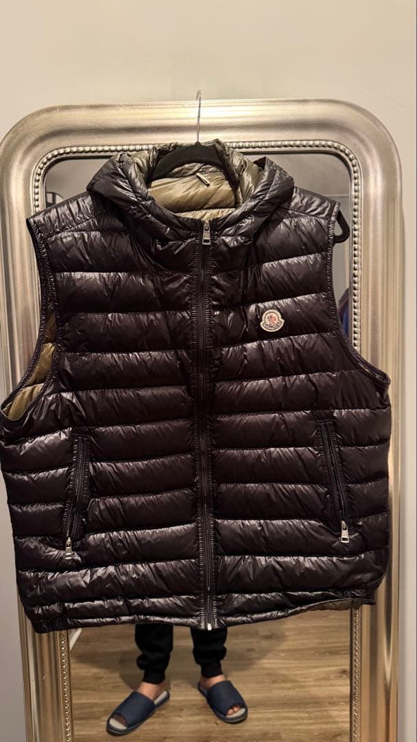 モンクレール　黒 フード付きダウンベスト　6