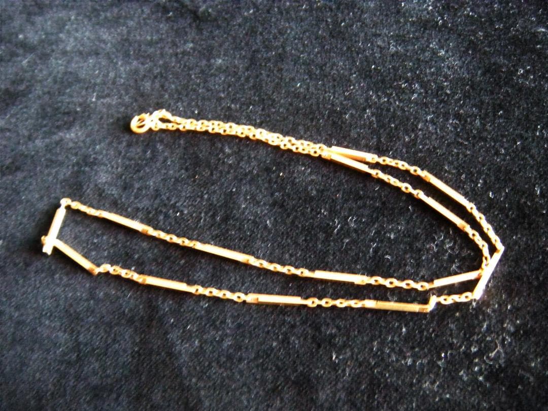 ★動きます！★赤いエナメルのペンダント時計/ペンダント・ウオッチ　鎖付き★