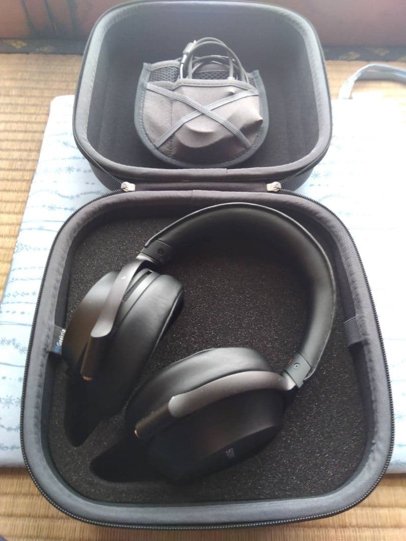 SONY MDR-Z7M2（専用ケース付き）