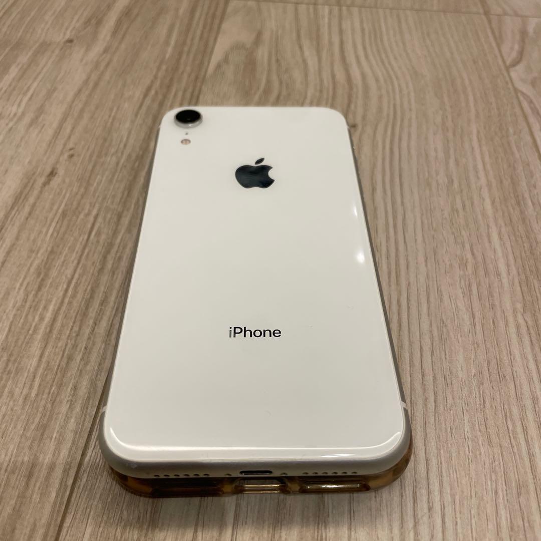 iPhone XR 64GB 本体