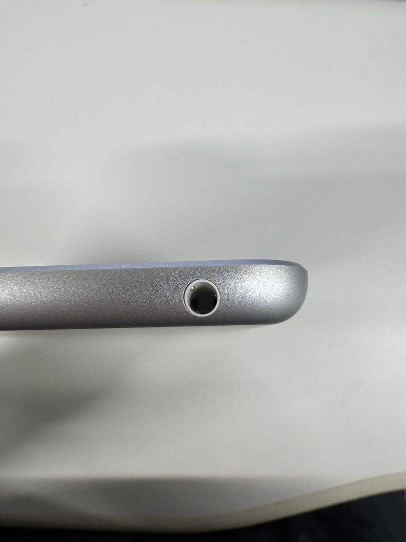 iPad第8世代 Wi-Fi 32GB シルバー　ジャンク品 015