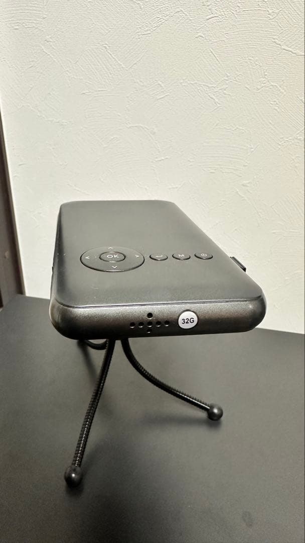 KABENI（カベーニ）小型プロジェクター　黒