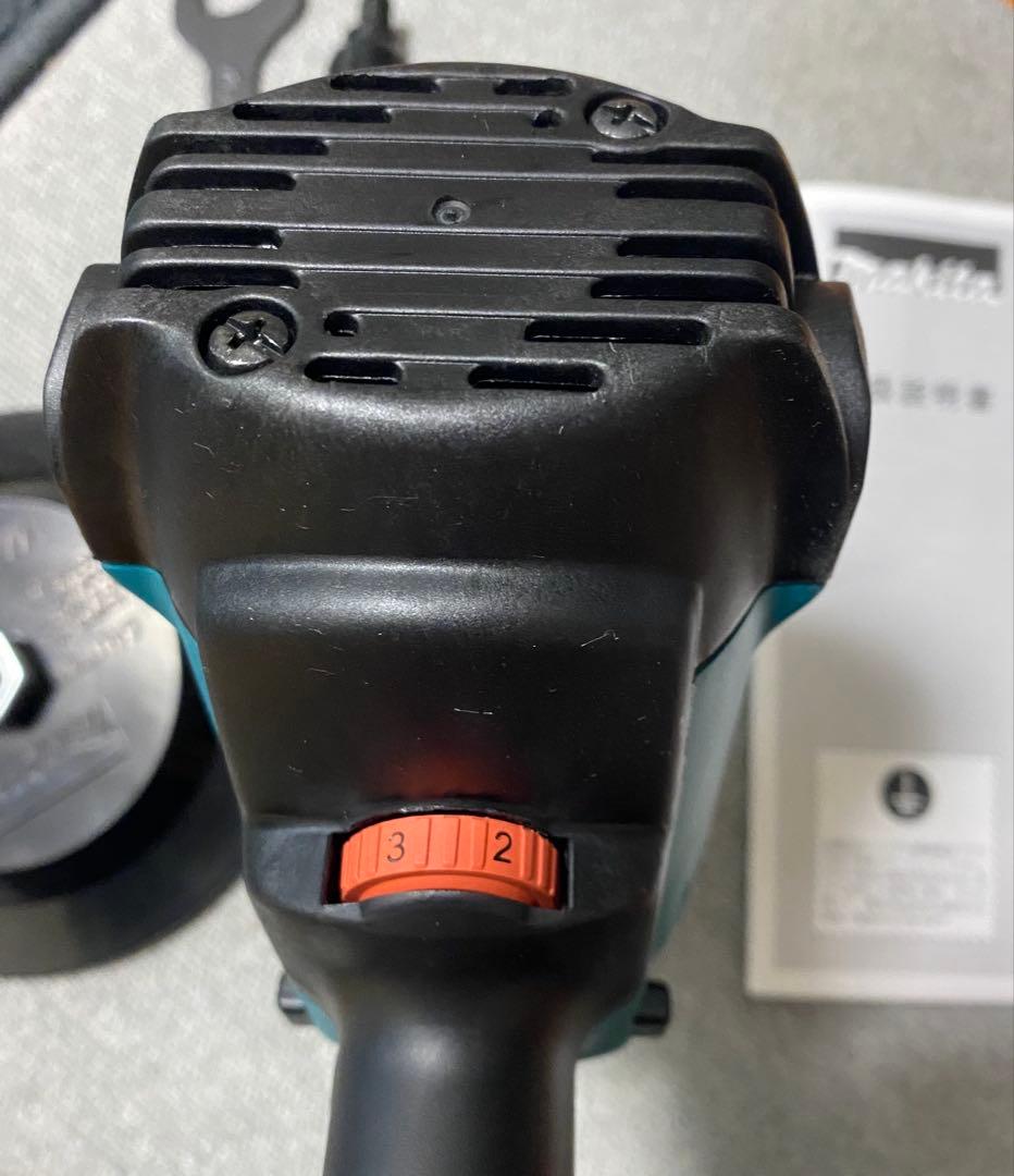 マキタ　電子ポリッシャ PV7001C/SP