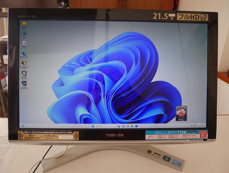 TOSHIBA D711 21.5インチ 液晶一体型AV デスクトップPC