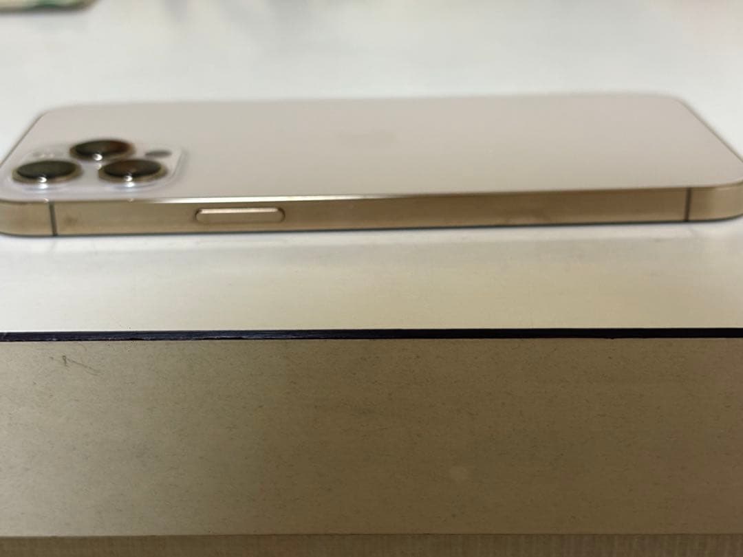 Apple iPhone 12 ProMAXゴールド 本体