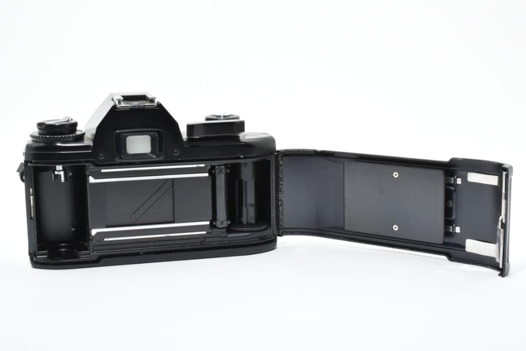 NIKON EM フィルムカメラ 50mm F1.4 おまけレンズセット カメラ