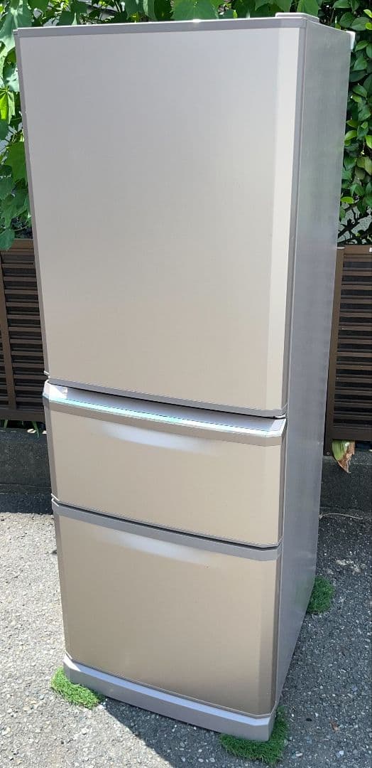 特価三菱大型3ドア冷凍冷蔵庫　真ん中野菜室ガラスシェルフ自動製氷機能　19年製